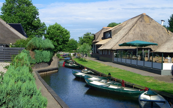 klaar-voor-de-chinese-toerist-in-giethoorn